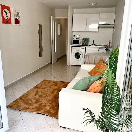 Riviera - Balcon Et Wifi 아파트